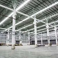 Lagerhalle mit LED-Beleuchtung